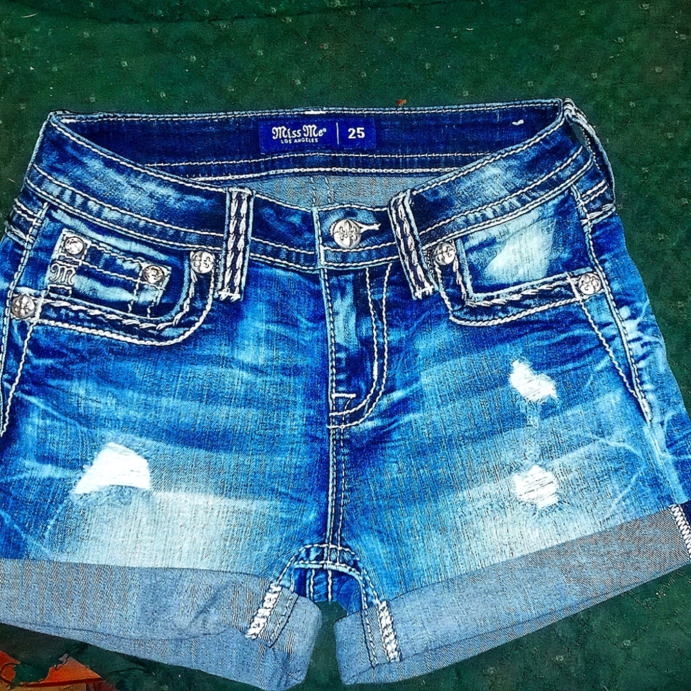 Size 25 Miss Me Shorts